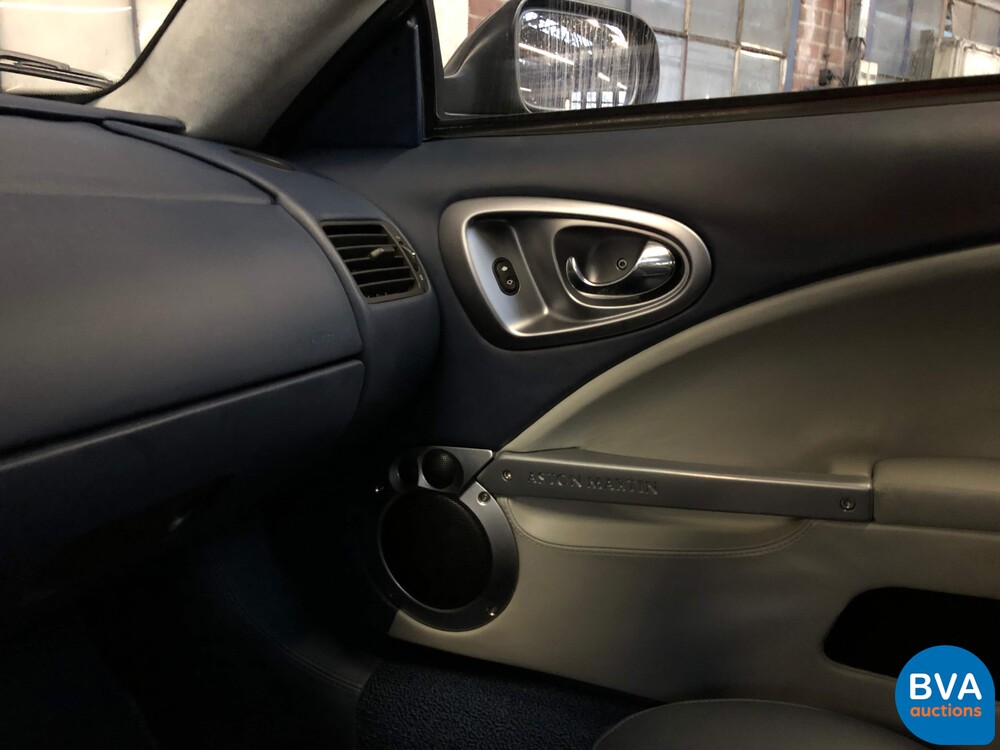 Aston Martin Vanquish 5.9 V12 466 PS 2003.