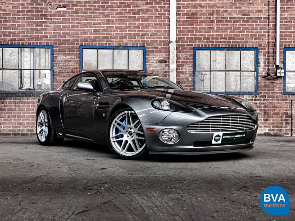 Aston Martin Vanquish 5.9 V12 466 PS 2003.
