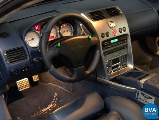 Aston Martin Vanquish 5.9 V12 466 hp 2003.