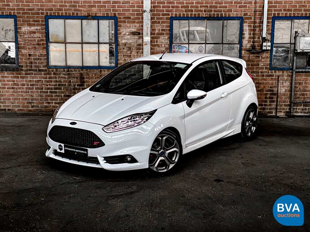 Ford Fiesta ST 182 PS 2015.
