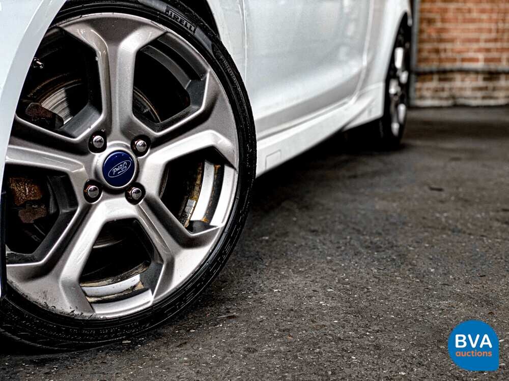 Ford Fiesta ST 182 PS 2015.