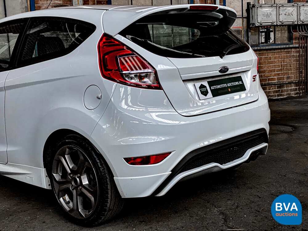 Ford Fiesta ST 182 PS 2015.