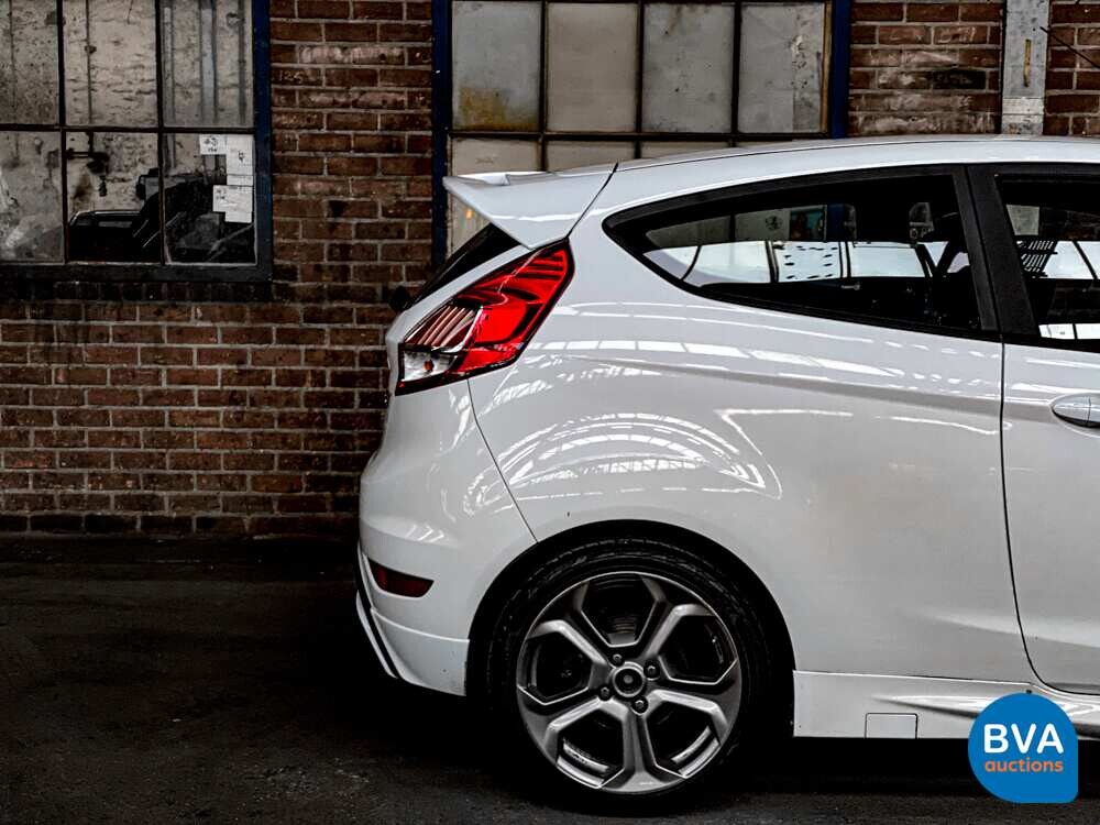 Ford Fiesta ST 182 PS 2015.