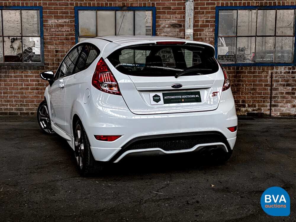 Ford Fiesta ST 182 PS 2015.