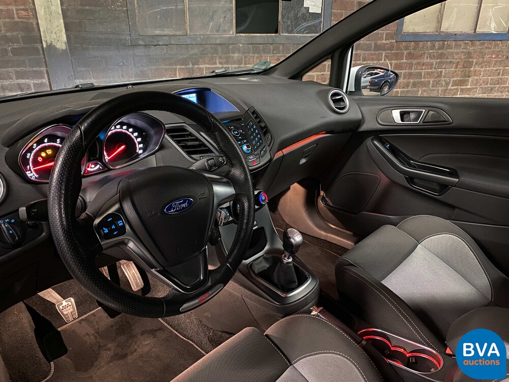 Ford Fiesta ST 182 PS 2015.