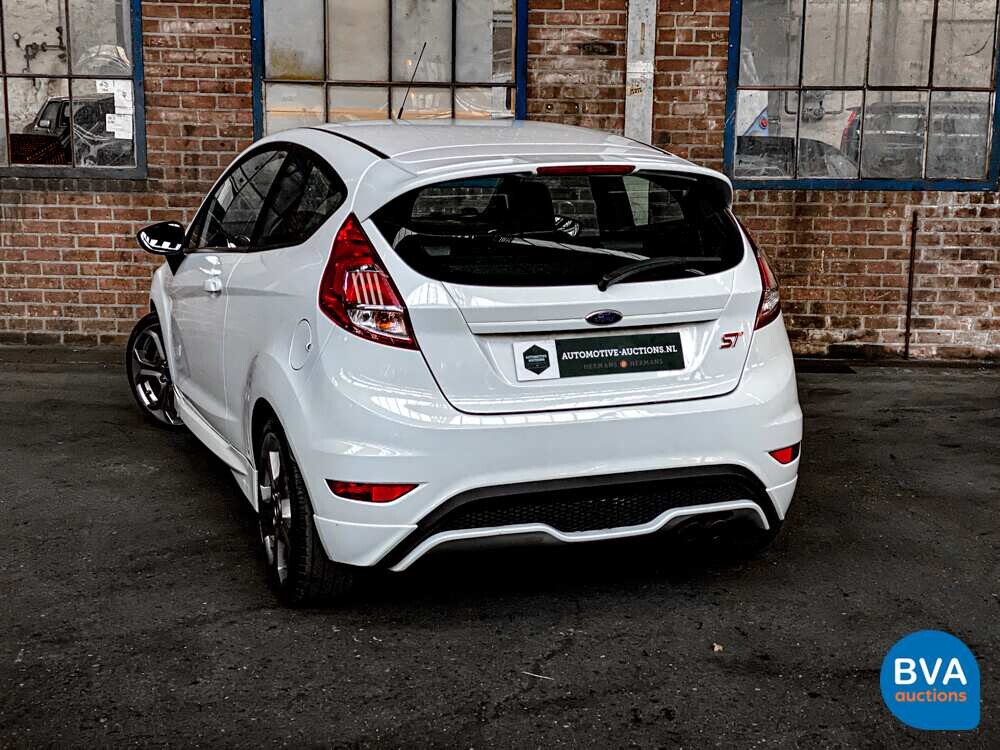 Ford Fiesta ST 182 PS 2015.