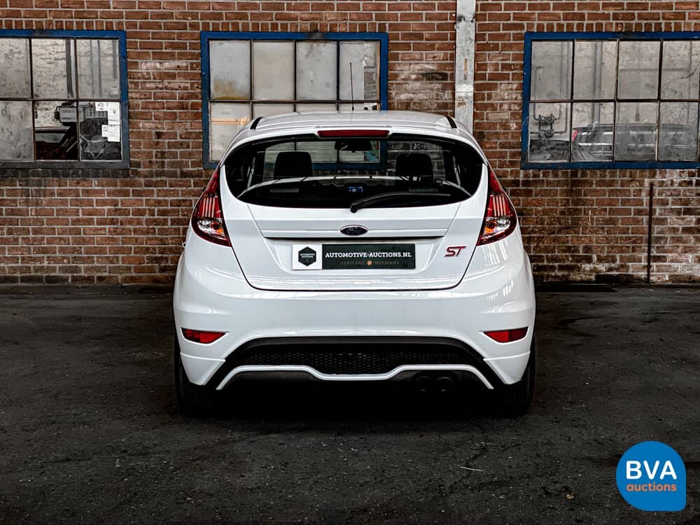 Ford Fiesta ST 182 PS 2015.