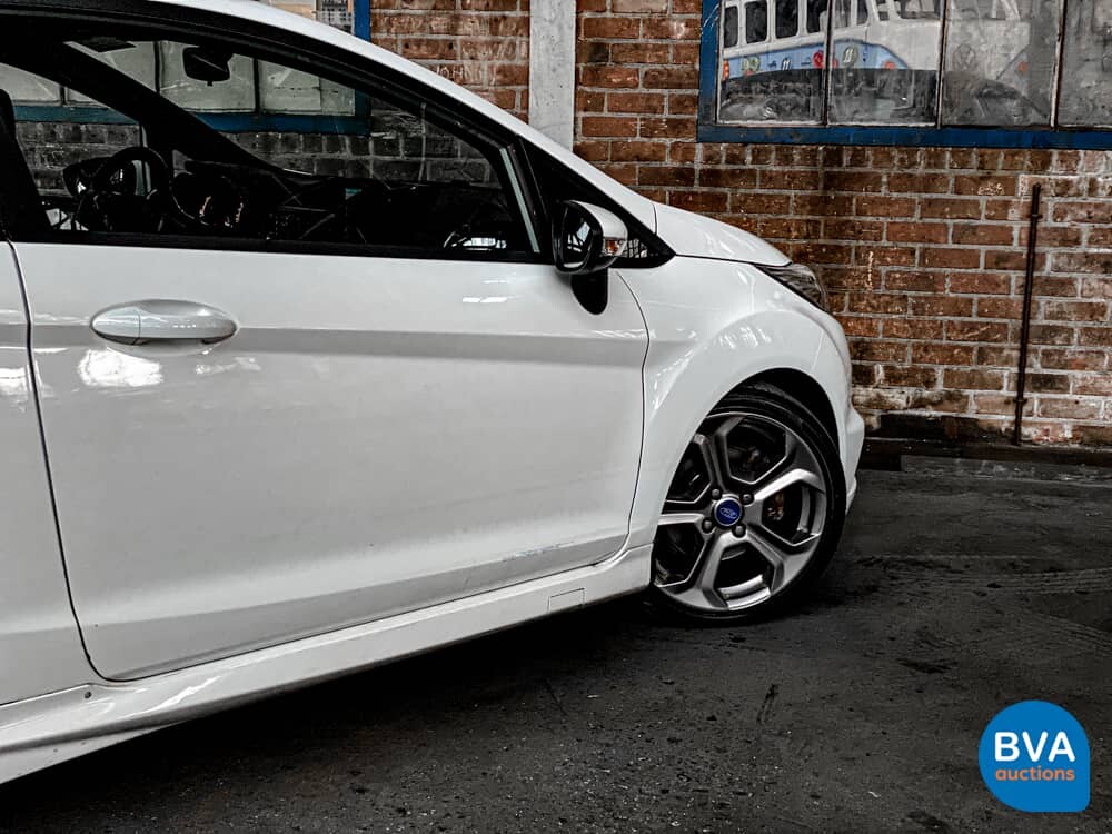 Ford Fiesta ST 182 PS 2015.