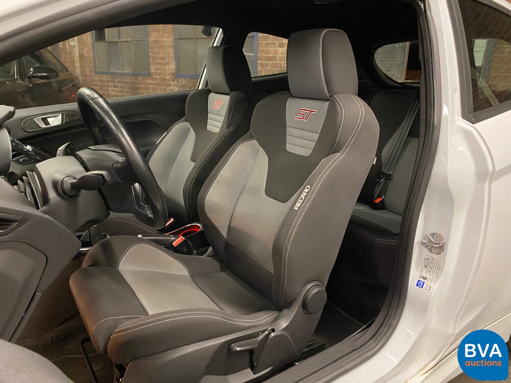Ford Fiesta ST 182 PS 2015.