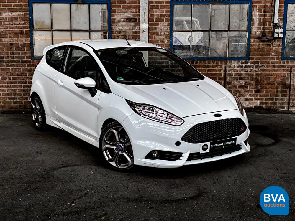 Ford Fiesta ST 182 PS 2015.