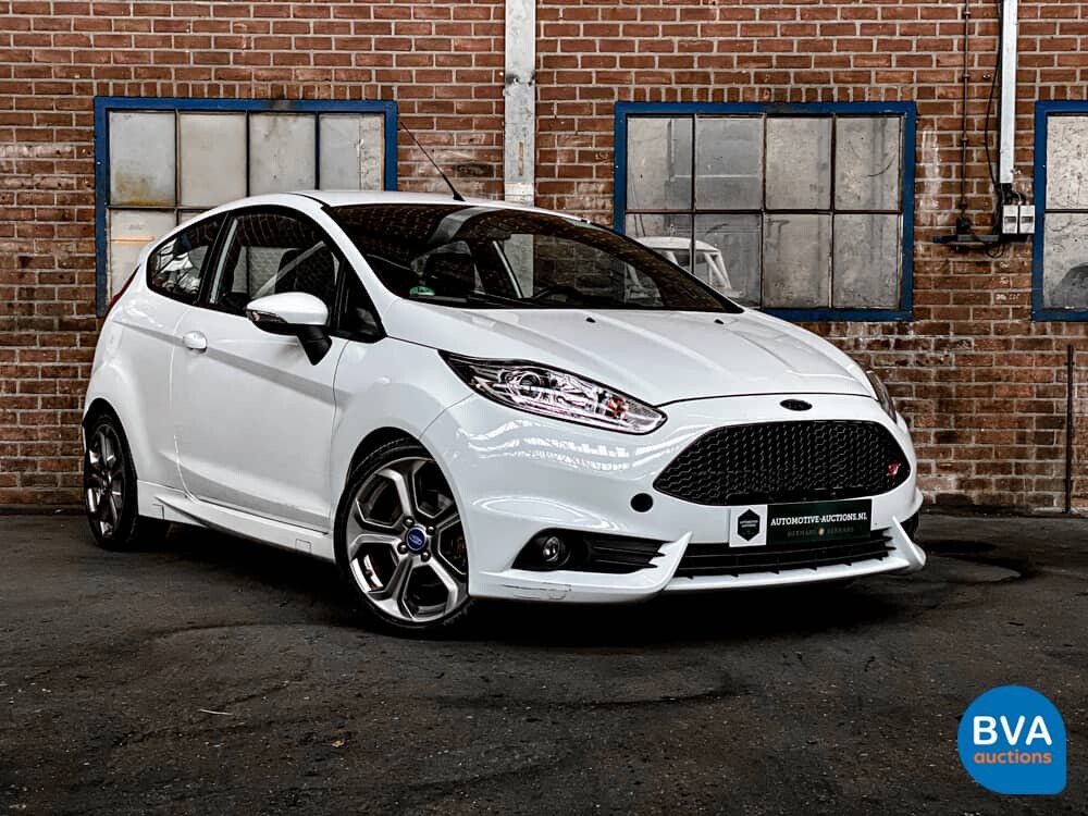 Ford Fiesta ST 182 PS 2015.
