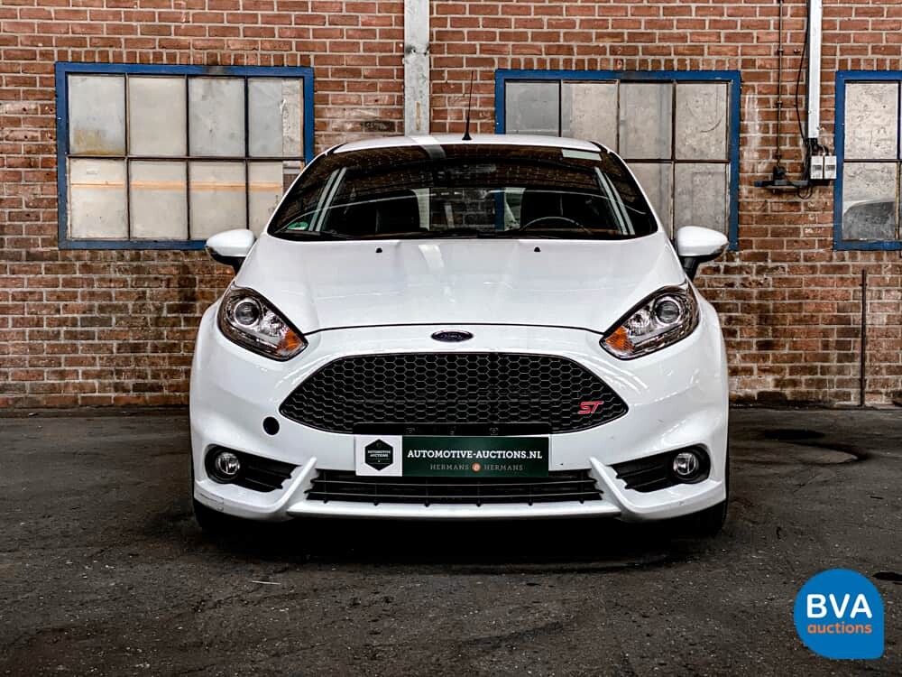 Ford Fiesta ST 182 PS 2015.