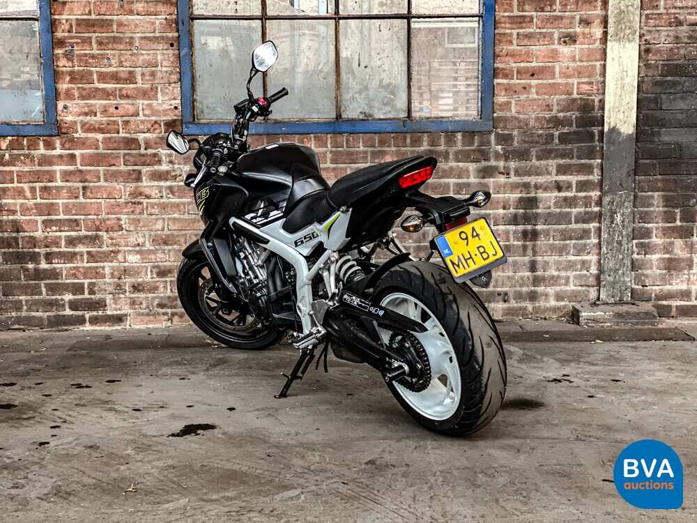 Honda Tour CB 650 F ABS HRC Tricolor.