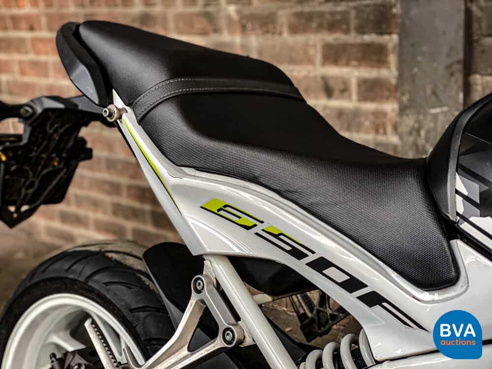 Honda Tour CB 650 F ABS HRC Tricolor.