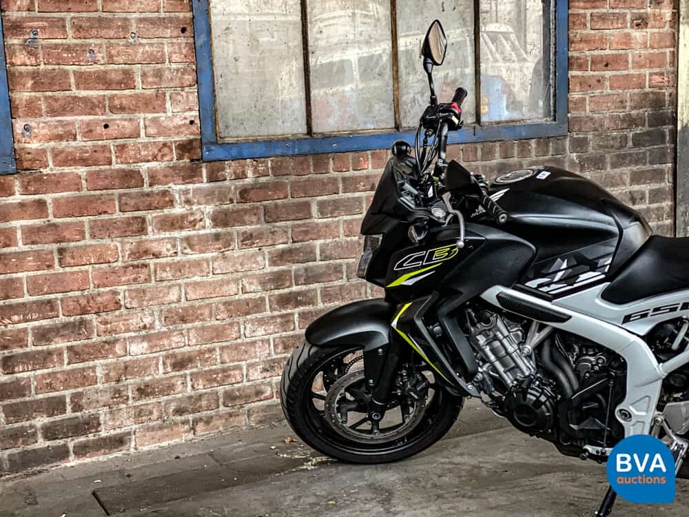 Honda Tour CB 650 F ABS HRC Tricolor.