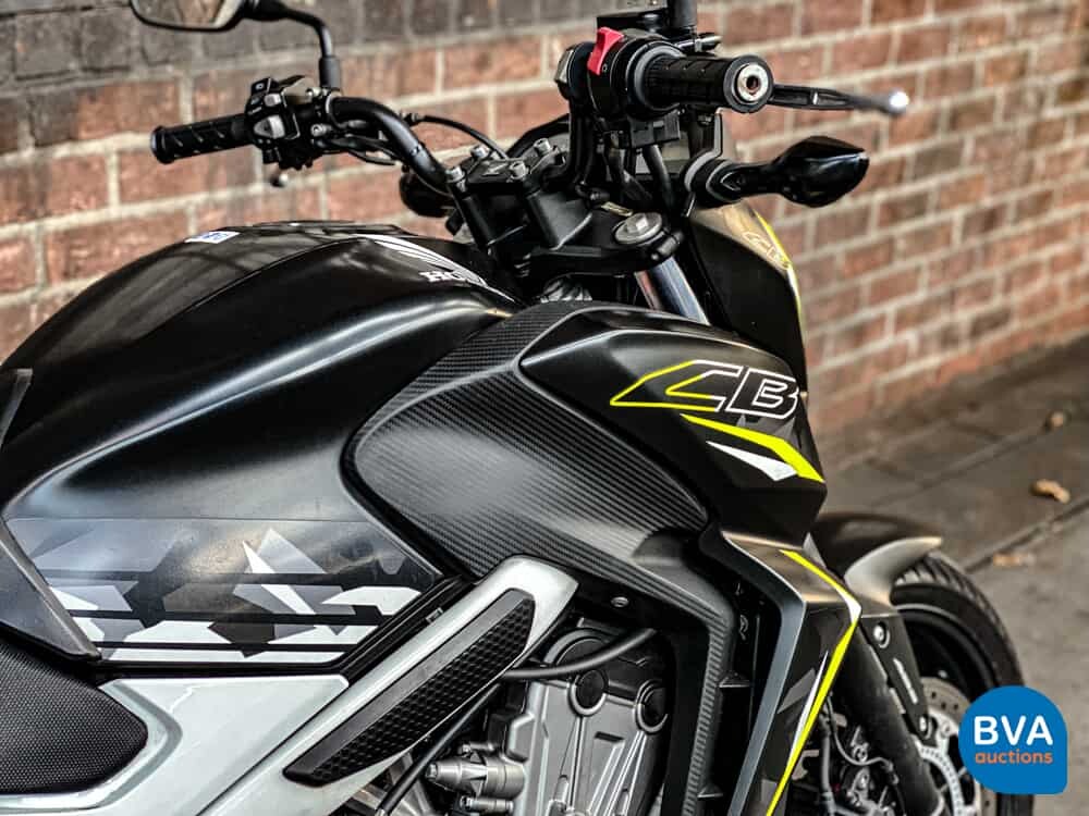 Honda Tour CB 650 F ABS HRC Tricolor.