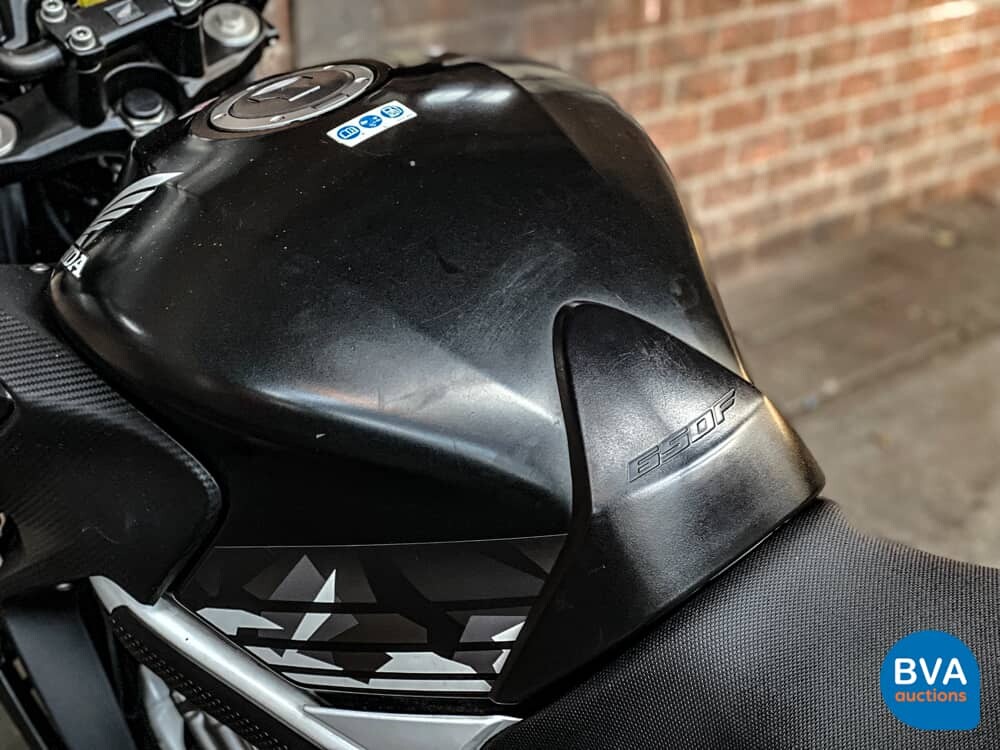 Honda Tour CB 650 F ABS HRC Tricolor.