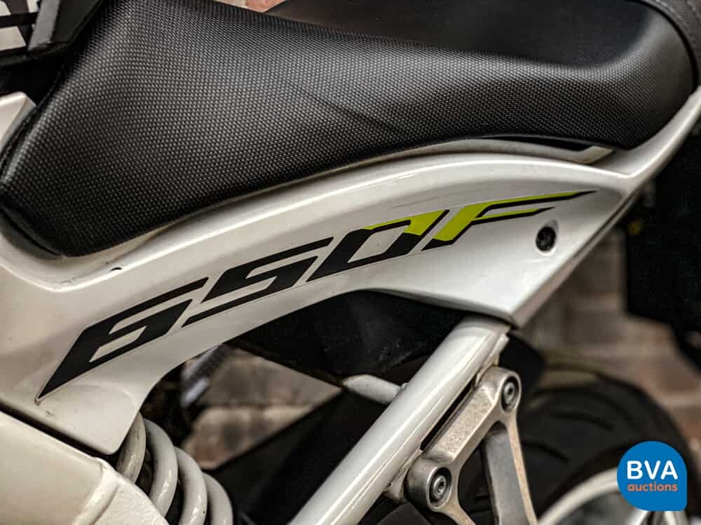 Honda Tour CB 650 F ABS HRC Tricolor.