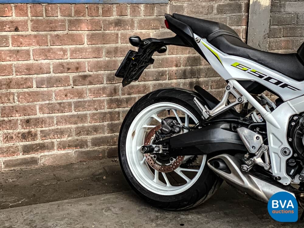 Honda Tour CB 650 F ABS HRC Tricolor.