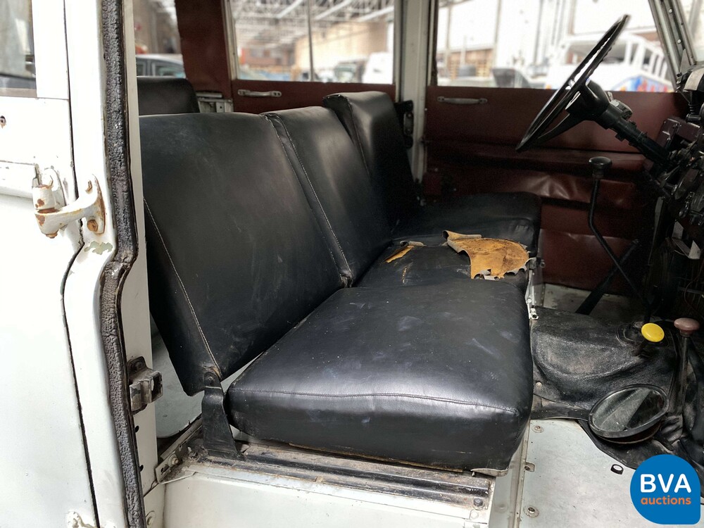 Land Rover Defender II 85 PS 1967.