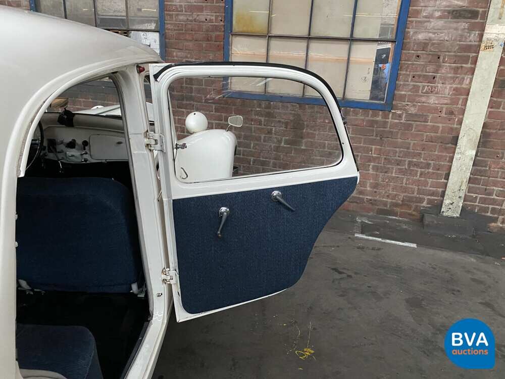 Citroen Traction Avant 1954, 99-EA-42.