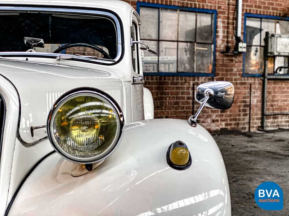 Citroen Traction Avant 1954, 99-EA-42.