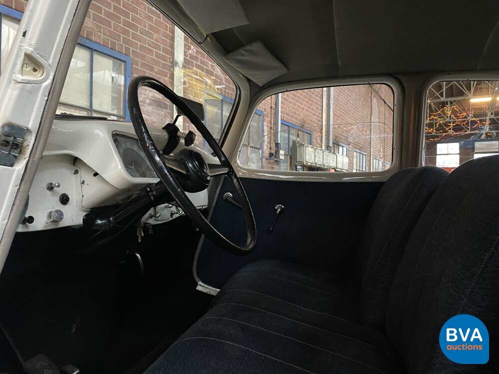 Citroen Traction Avant 1954, 99-EA-42.