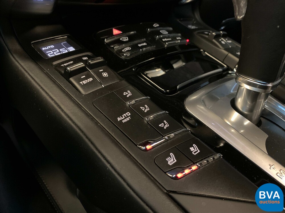 Porsche Cayenne S4.2 V8 Facelift PLATINUM EDITION Sportchrono 385 PS 2017.