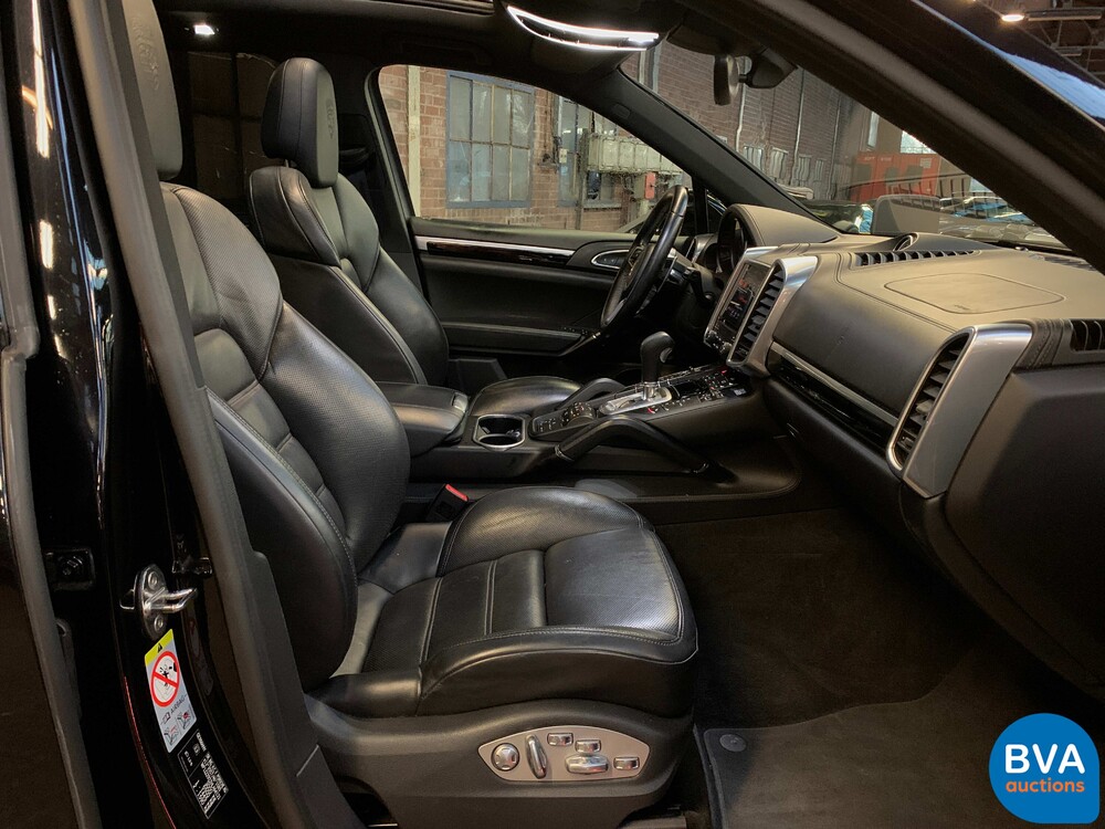 Porsche Cayenne S4.2 V8 Facelift PLATINUM EDITION Sportchrono 385 PS 2017.