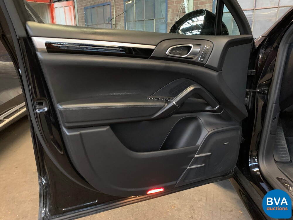 Porsche Cayenne S4.2 V8 Facelift PLATINUM EDITION Sportchrono 385 PS 2017.