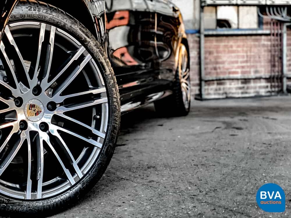 Porsche Cayenne S4.2 V8 Facelift PLATINUM EDITION Sportchrono 385 PS 2017.