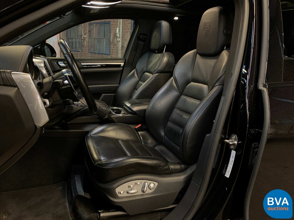 Porsche Cayenne S4.2 V8 Facelift PLATINUM EDITION Sportchrono 385 PS 2017.