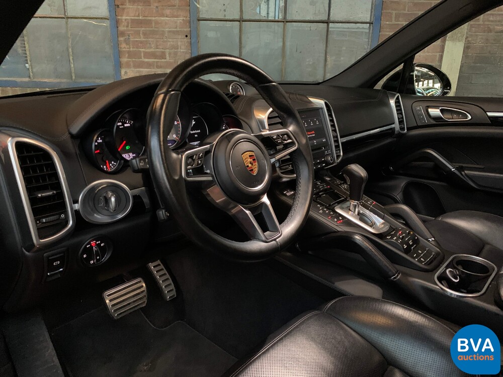 Porsche Cayenne S4.2 V8 Facelift PLATINUM EDITION Sportchrono 385 PS 2017.