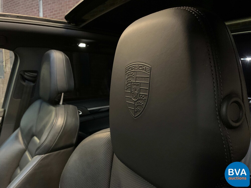 Porsche Cayenne S4.2 V8 Facelift PLATINUM EDITION Sportchrono 385 PS 2017.