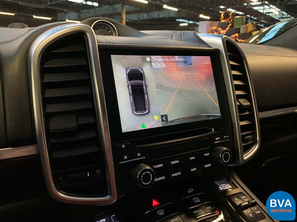 Porsche Cayenne S4.2 V8 Facelift PLATINUM EDITION Sportchrono 385 PS 2017.