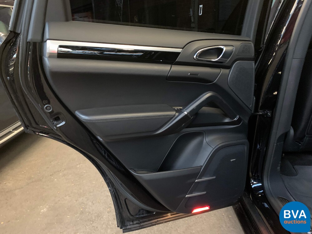 Porsche Cayenne S4.2 V8 Facelift PLATINUM EDITION Sportchrono 385 PS 2017.