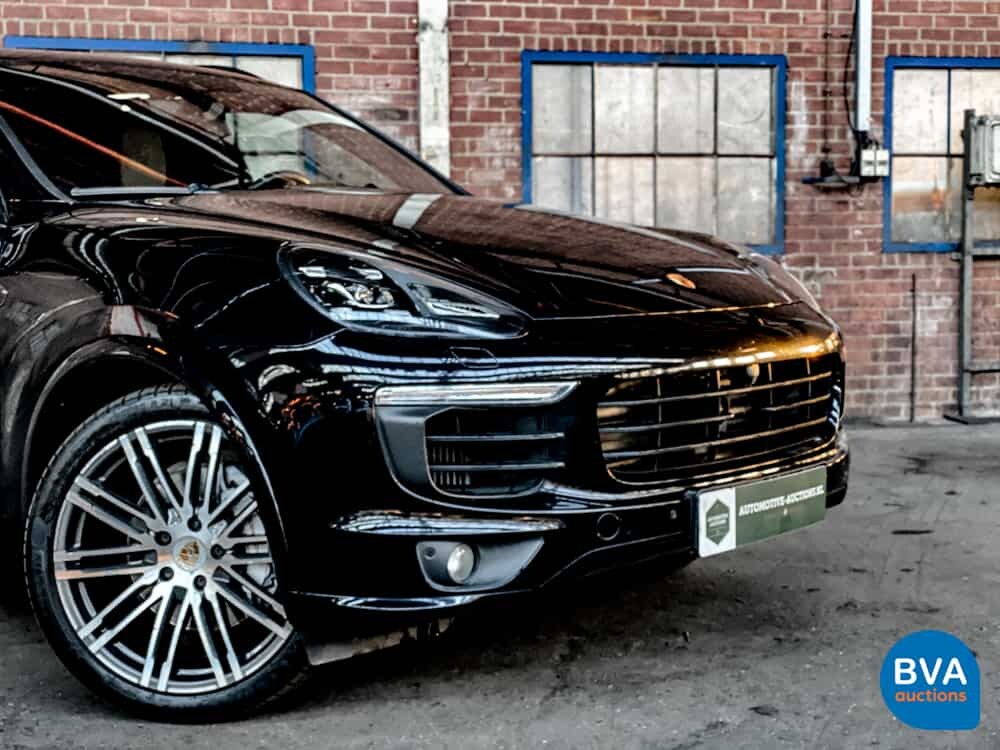 Porsche Cayenne S4.2 V8 Facelift PLATINUM EDITION Sportchrono 385 PS 2017.