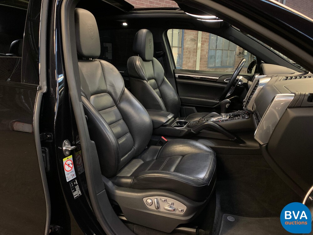 Porsche Cayenne S4.2 V8 Facelift PLATINUM EDITION Sportchrono 385 PS 2017.