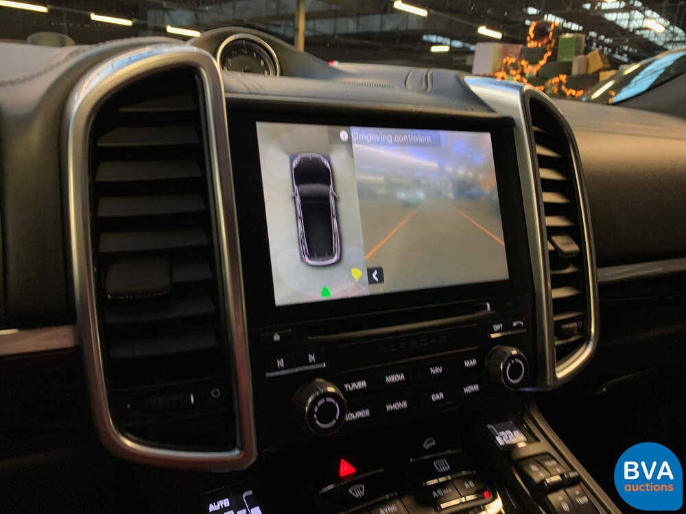 Porsche Cayenne S4.2 V8 Facelift PLATINUM EDITION Sportchrono 385 PS 2017.