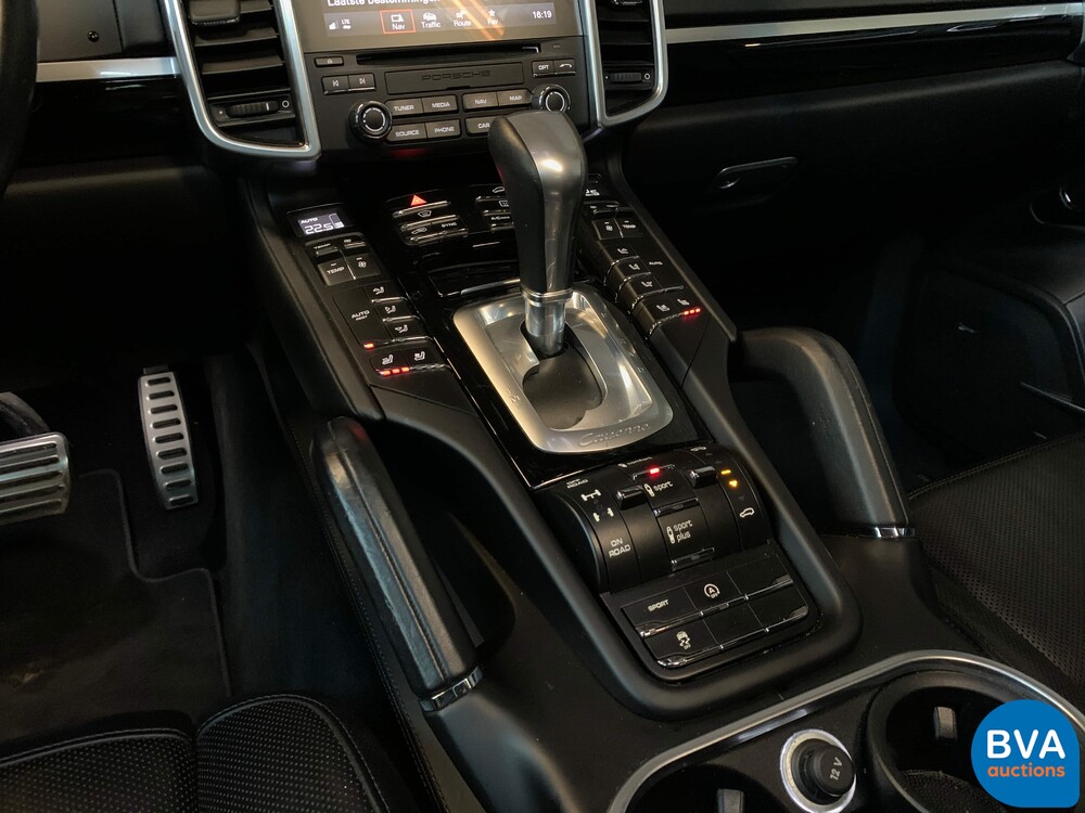 Porsche Cayenne S4.2 V8 Facelift PLATINUM EDITION Sportchrono 385 PS 2017.