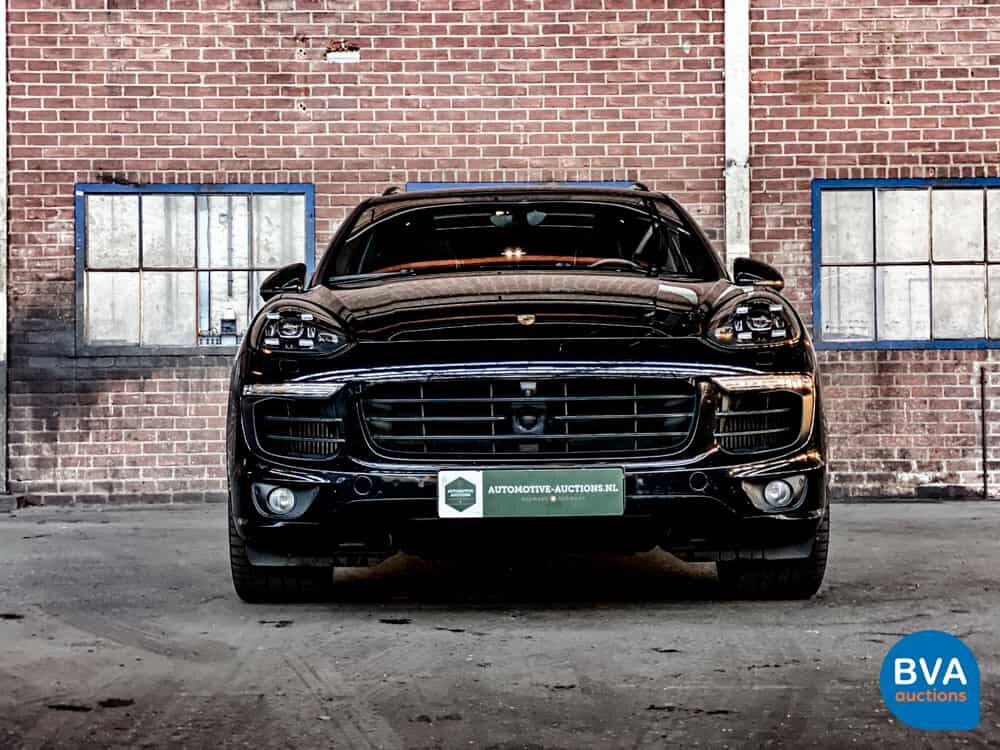 Porsche Cayenne S4.2 V8 Facelift PLATINUM EDITION Sportchrono 385 PS 2017.