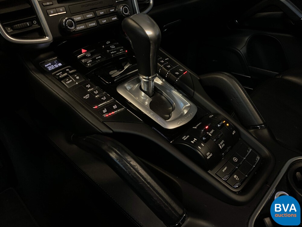 Porsche Cayenne S4.2 V8 Facelift PLATINUM EDITION Sportchrono 385 PS 2017.