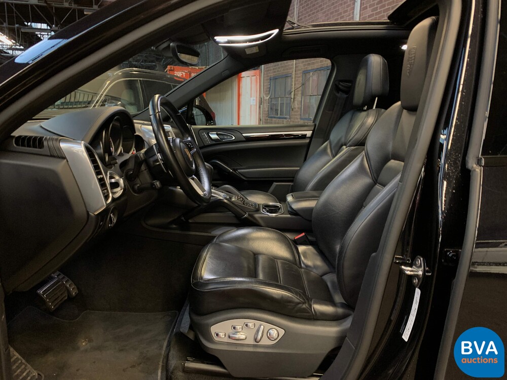 Porsche Cayenne S4.2 V8 Facelift PLATINUM EDITION Sportchrono 385 PS 2017.