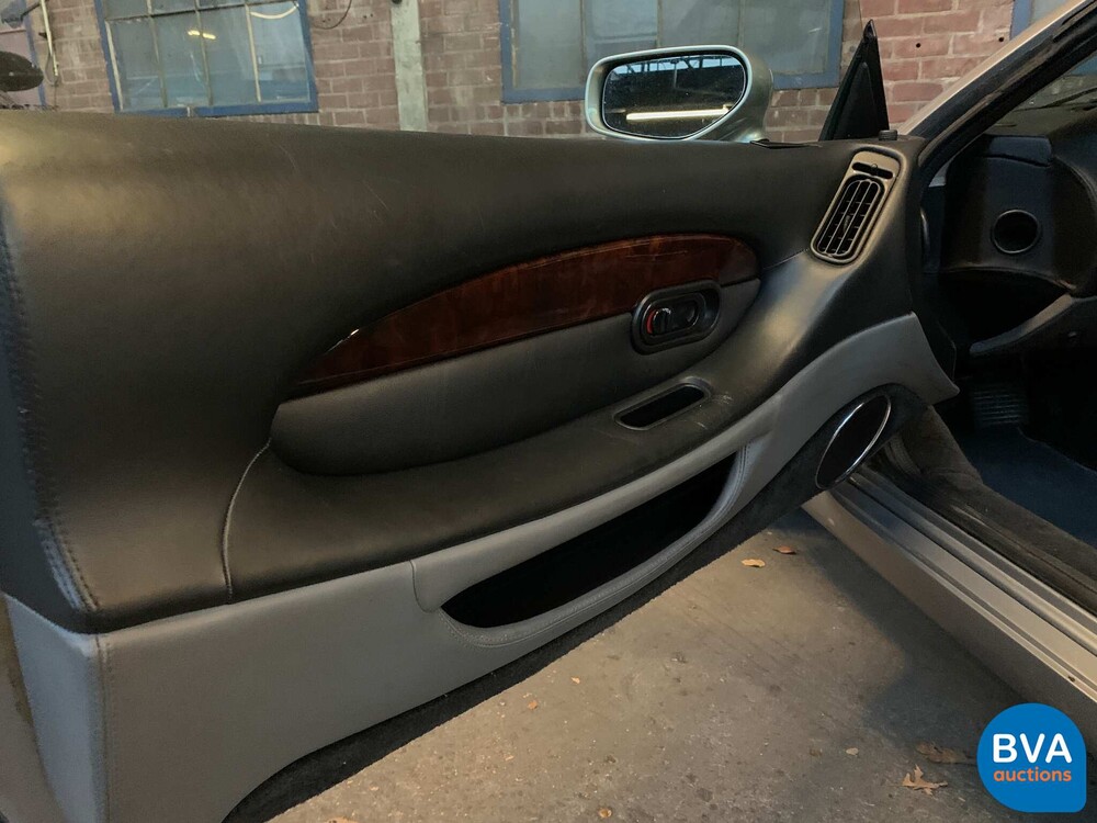 Aston Martin DB7 3.2 Coupe 325 PS 1996, 81-JT-RP.