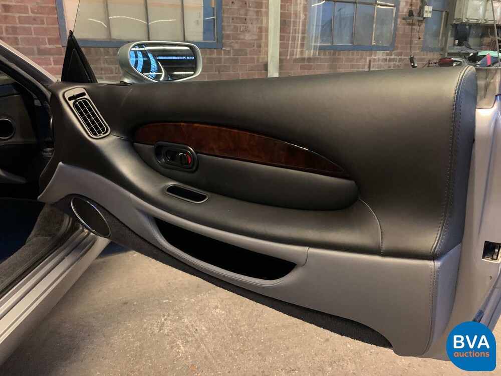 Aston Martin DB7 3.2 Coupe 325 PS 1996, 81-JT-RP.