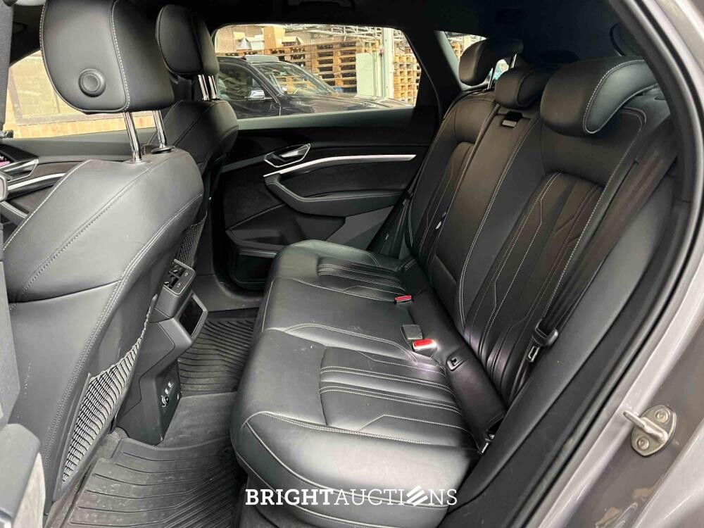 Audi e-tron 55 Quattro Advanced 95 kWh 360pk 2019 (Origineel-NL), G-111-ZL