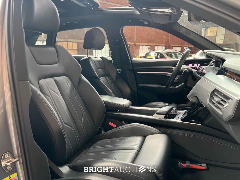 Audi e-tron 55 Quattro Advanced 95 kWh 360pk 2019 (Origineel-NL), G-111-ZL