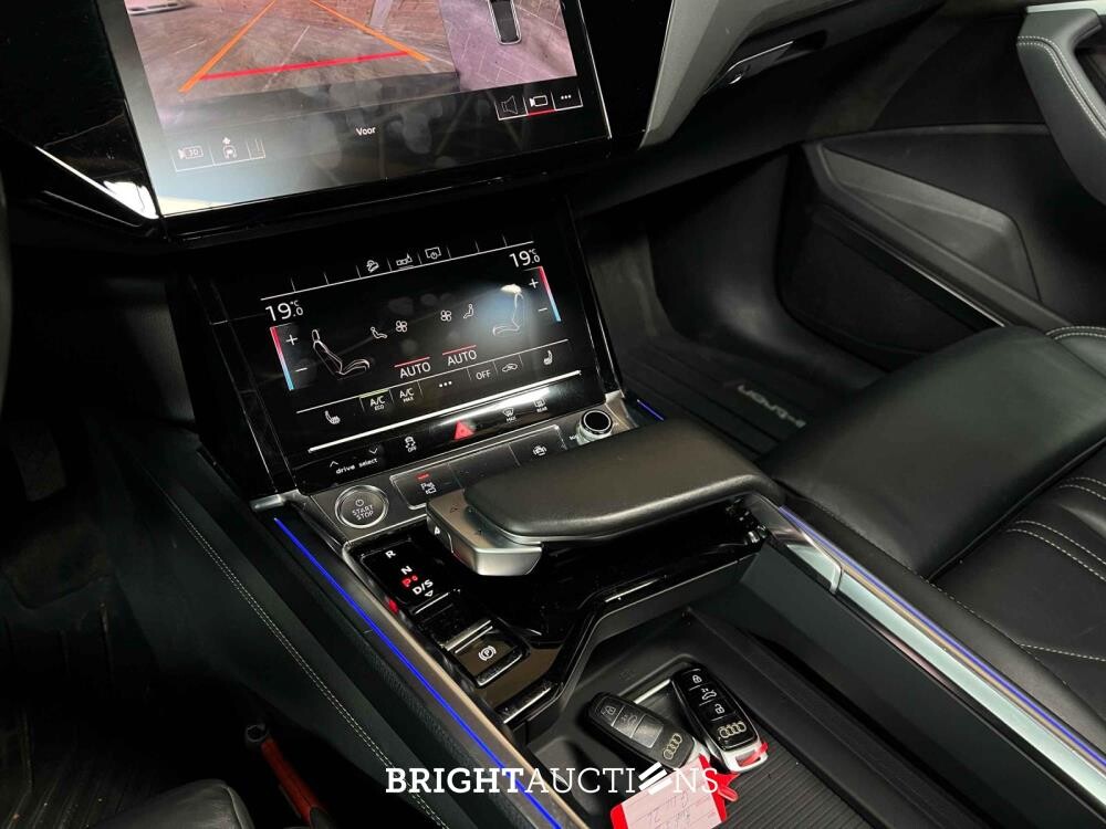 Audi e-tron 55 Quattro Advanced 95 kWh 360pk 2019 (Origineel-NL), G-111-ZL