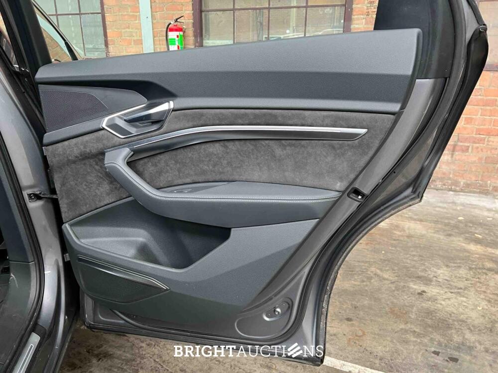 Audi e-tron 55 Quattro Advanced 95 kWh 360pk 2019 (Origineel-NL), G-111-ZL