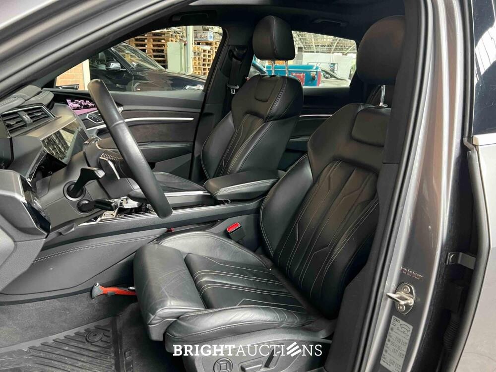 Audi e-tron 55 Quattro Advanced 95 kWh 360pk 2019 (Origineel-NL), G-111-ZL